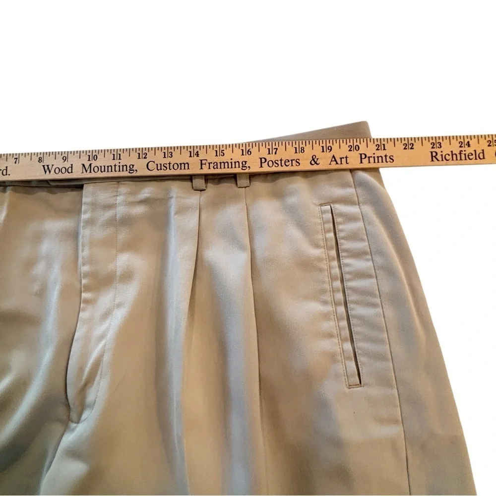 Cutter & Buck Shorts Mens Size 42 Khaki Pleated Dress 9